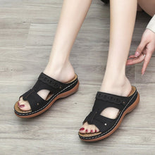 Load image into Gallery viewer, Fashion personality solid color platform women&#39;s slippers
