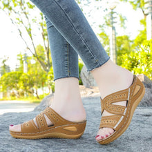 Load image into Gallery viewer, Women&#39;s Casual Slope With Embroidered Slippers
