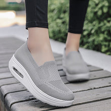 Load image into Gallery viewer, Ladies Solid Color Breathable Platform Sneakers
