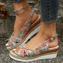 Load image into Gallery viewer, Summer Fashion Buckle Platform Beach Sandals
