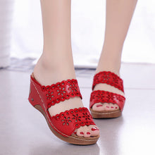 Load image into Gallery viewer, Stitched Cutout Wedge Summer Slippers
